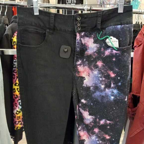 HT split-personality galaxy nebula and black skinnies! - Picture 2 of 5